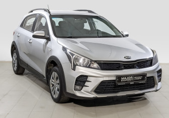 Подержанный автомобиль Kia Rio Hatchback 2021 года (3 фото)