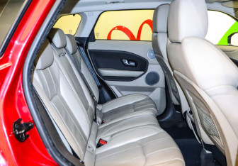 Подержанный автомобиль Land Rover Range Rover Evoque 2017 года (25 фото)