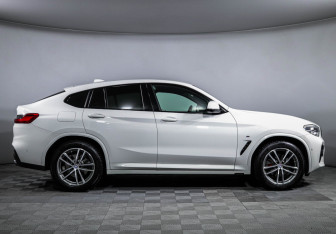 Подержанный автомобиль BMW X4 2018 года (4 фото)