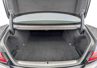 Подержанный автомобиль Genesis G90 2022 года (10 фото)