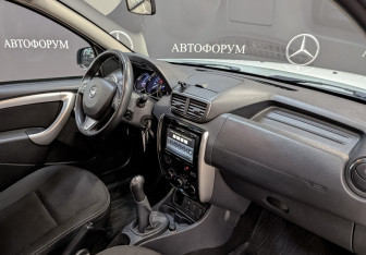 Подержанный автомобиль Nissan Terrano 2021 года (13 фото)