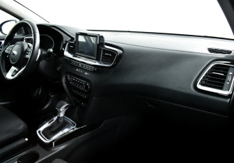 Подержанный автомобиль Kia Ceed Hatchback 2019 года (5 фото)