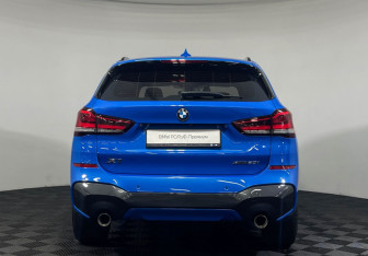 Подержанный автомобиль BMW X1 2021 года (4 фото)