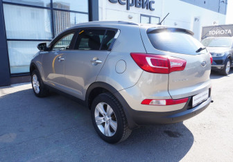 Подержанный автомобиль Kia Sportage 2012 года (7 фото)