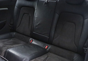 Подержанный автомобиль Audi A5 Coupe 2009 года (12 фото)