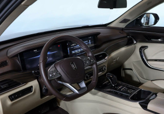 Подержанный автомобиль FAW Bestune T77 2023 года (7 фото)