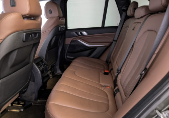 Подержанный автомобиль BMW X5 2021 года (18 фото)