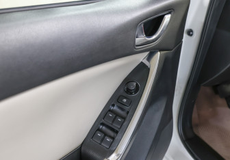 Подержанный автомобиль Mazda CX-5 2013 года (22 фото)