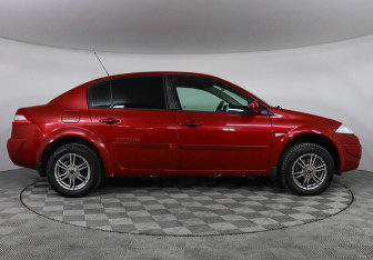 Подержанный автомобиль Renault Megane Sedan 2008 года (4 фото)