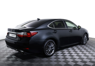Подержанный автомобиль Lexus ES 2017 года (5 фото)