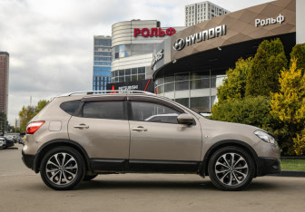 Подержанный автомобиль Nissan Qashqai 2012 года (3 фото)