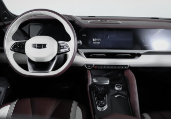 Подержанный автомобиль Geely Monjaro 2021 года (12 фото)