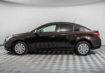 Подержанный автомобиль Chevrolet Cruze Sedan 2014 года (8 фото)