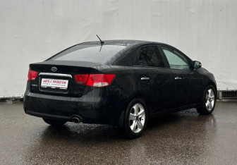 Подержанный автомобиль Kia Cerato Sedan 2009 года (5 фото)
