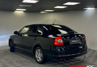 Подержанный автомобиль Skoda Octavia Liftback 2012 года (20 фото)