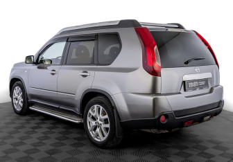 Подержанный автомобиль Nissan X-Trail 2014 года (7 фото)