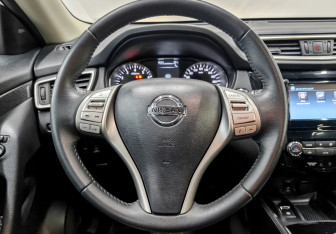 Подержанный автомобиль Nissan X-Trail 2017 года (24 фото)