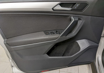 Подержанный автомобиль Volkswagen Tiguan 2019 года (11 фото)