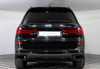 Подержанный автомобиль BMW X7 2020 года (4 фото)