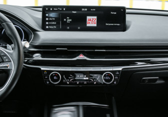 Подержанный автомобиль Genesis G80 2021 года (13 фото)