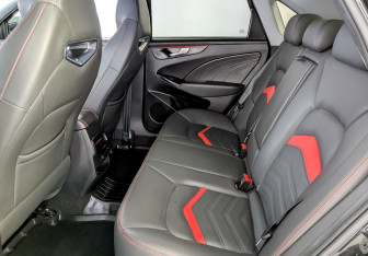 Подержанный автомобиль Kaiyi E5 2023 года (12 фото)