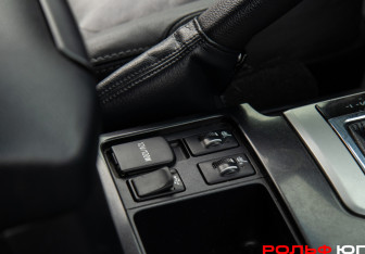 Подержанный автомобиль Toyota Land Cruiser Prado 2015 года (14 фото)