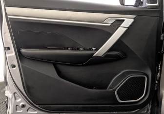 Подержанный автомобиль Geely Coolray 2022 года (19 фото)