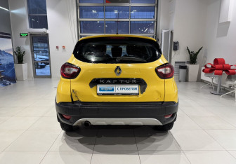 Подержанный автомобиль Renault Kaptur 2018 года (5 фото)