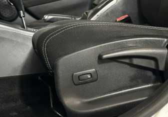 Подержанный автомобиль Renault Fluence 2014 года (18 фото)