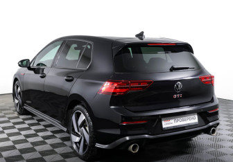 Подержанный автомобиль Volkswagen Golf GTI Hatchback 2021 года (7 фото)