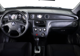 Подержанный автомобиль Mitsubishi Outlander 2007 года (12 фото)