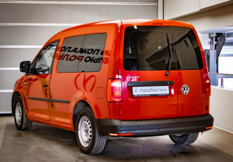 Подержанный автомобиль Volkswagen Caddy Compactvan 2019 года (6 фото)