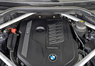 Подержанный автомобиль BMW X5 2021 года (9 фото)