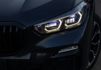 Подержанный автомобиль BMW X5 2021 года (26 фото)
