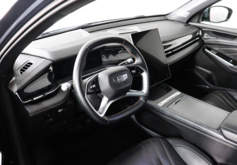 Подержанный автомобиль Geely Preface 2024 года (9 фото)