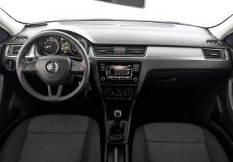 Подержанный автомобиль Skoda Rapid Liftback 2019 года (14 фото)