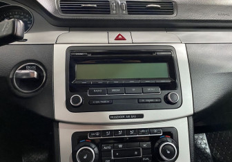 Подержанный автомобиль Volkswagen Passat Wagon 2010 года (13 фото)