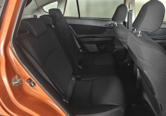 Подержанный автомобиль Subaru XV 2012 года (10 фото)