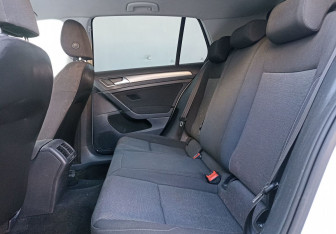 Подержанный автомобиль Volkswagen Golf Hatchback 2013 года (11 фото)