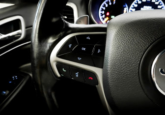 Подержанный автомобиль Jeep Grand Cherokee 2021 года (26 фото)