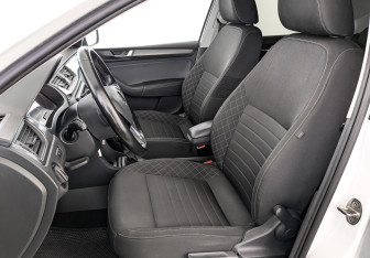 Подержанный автомобиль Skoda Rapid Liftback 2018 года (20 фото)