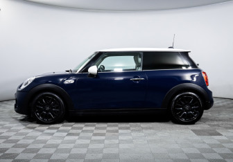 Подержанный автомобиль MINI Hatch 2017 года (8 фото)