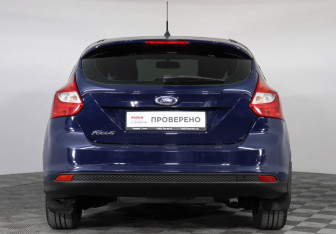 Подержанный автомобиль Ford Focus Hatchback 2012 года (6 фото)