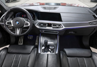 Подержанный автомобиль BMW X7 2019 года (16 фото)