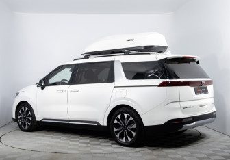 Подержанный автомобиль Kia Carnival 2020 года (7 фото)