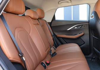 Подержанный автомобиль Omoda C5 2023 года (25 фото)