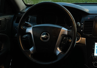 Подержанный автомобиль Chevrolet Epica 2010 года (14 фото)
