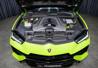 Подержанный автомобиль Lamborghini Urus 2023 года (9 фото)