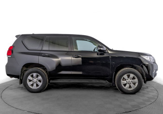 Подержанный автомобиль Toyota Land Cruiser Prado 2018 года (4 фото)