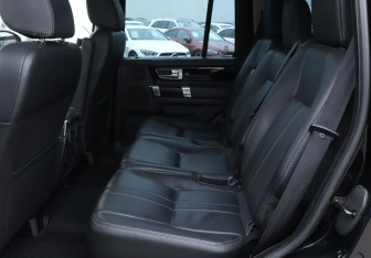 Подержанный автомобиль Land Rover Discovery 2014 года (10 фото)